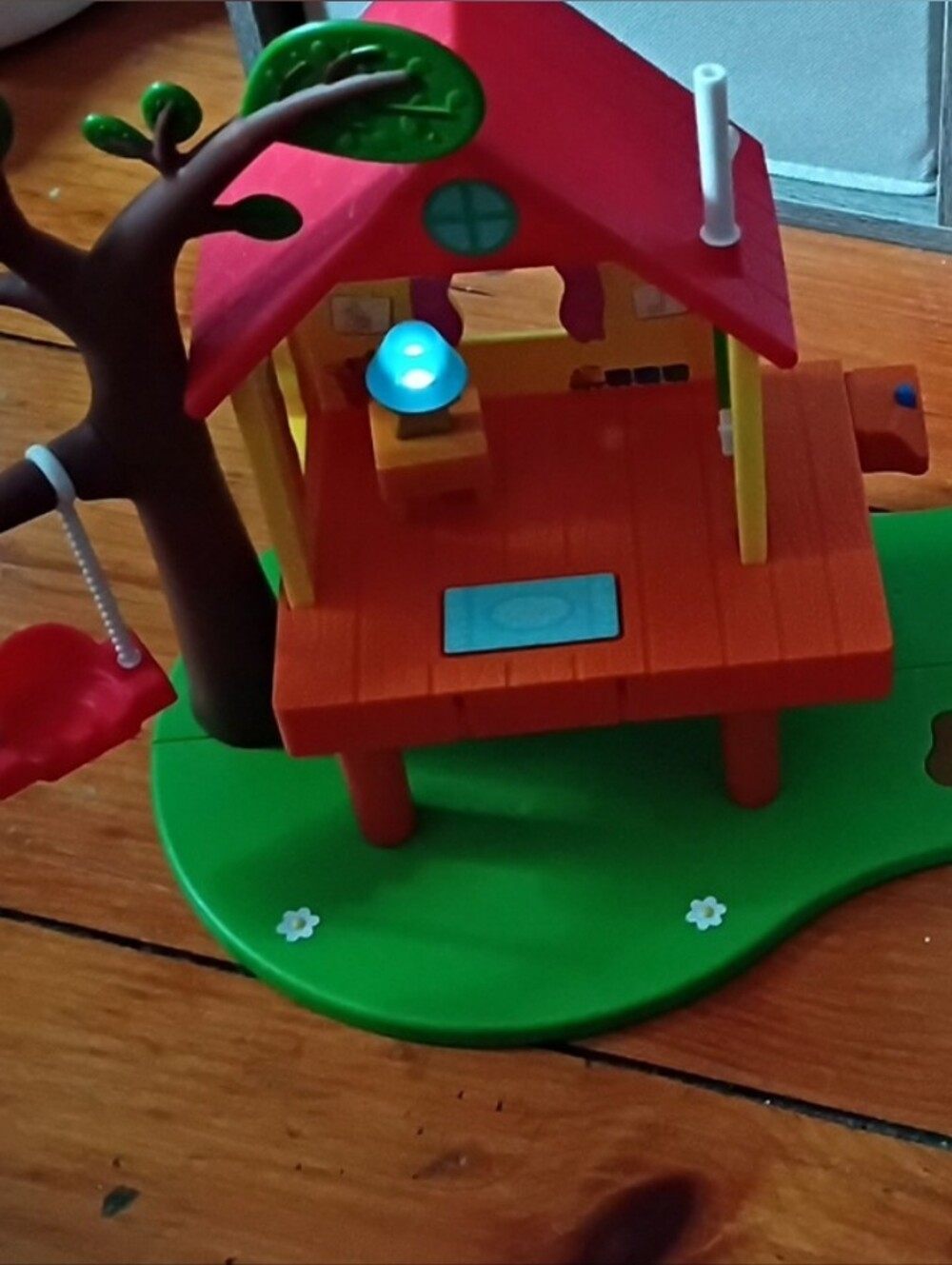 Peppa Pig Treehouse Playset Toy - Red, Orange, Green
